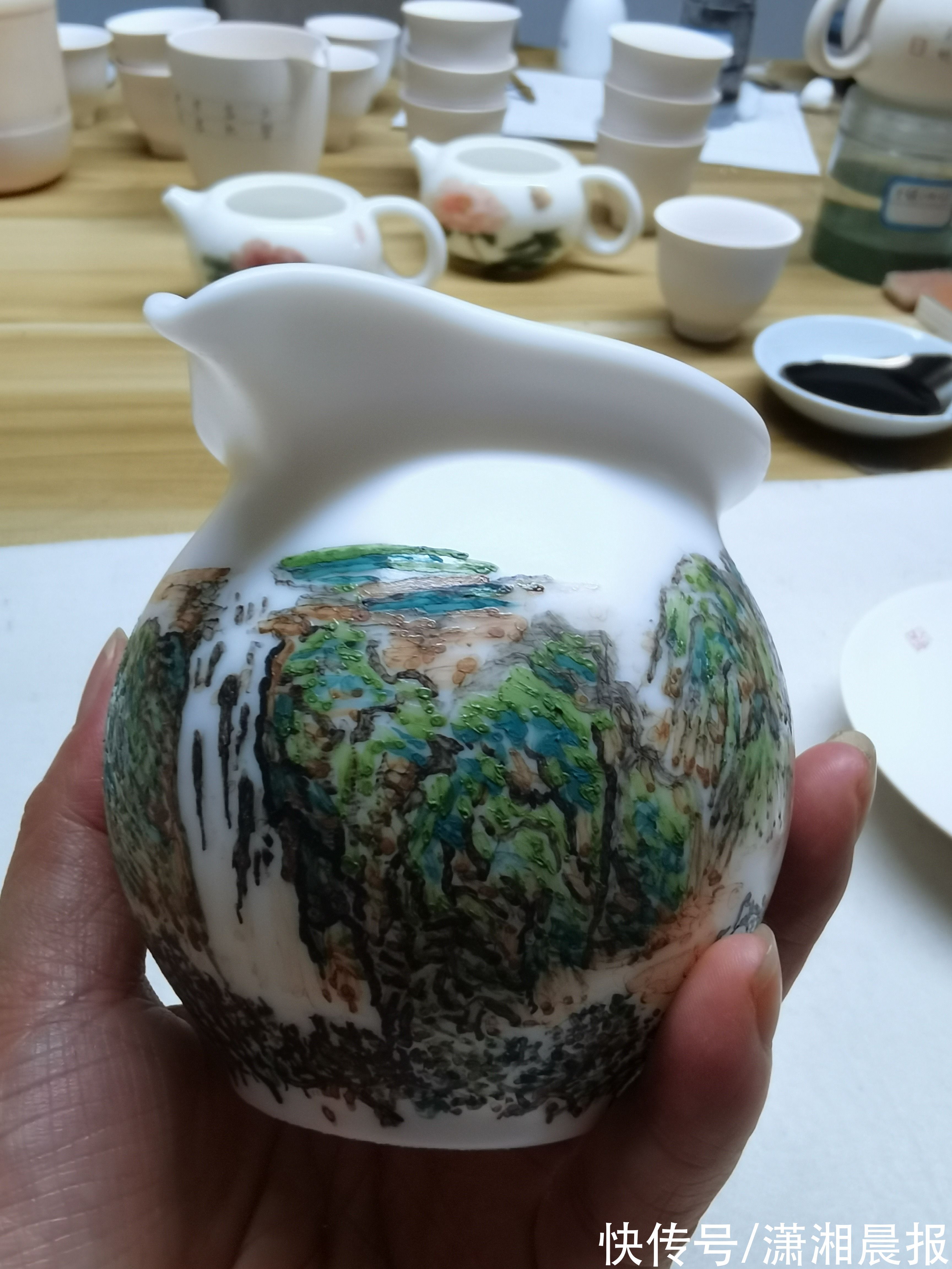 专利$又见高校“扫地僧”!湘大后勤职工突破传统绘画技法获专利