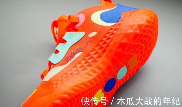 战靴 当之无愧的旗舰款!哈登5代能成为下一款划时代的战靴吗!