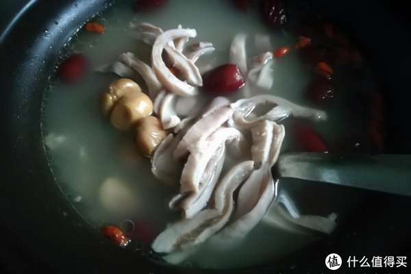这食材去晚了买不到，再贵也别手软，补虚健脾，煲汤孩子喝体质强