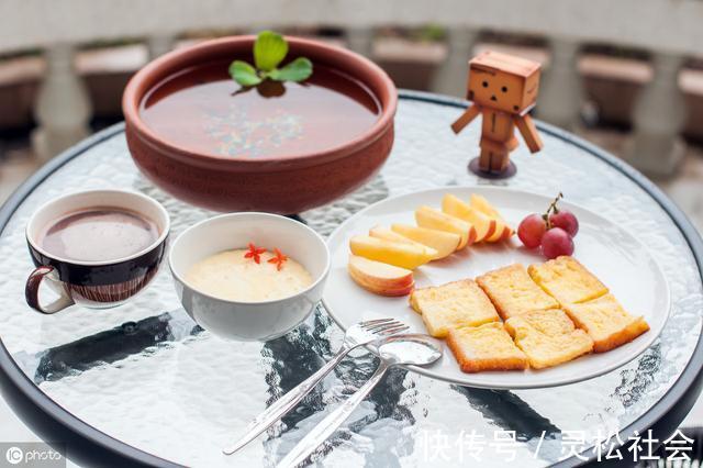 中国人“十人九胃”，营养师呼吁早晚餐分别有3种食物不要碰