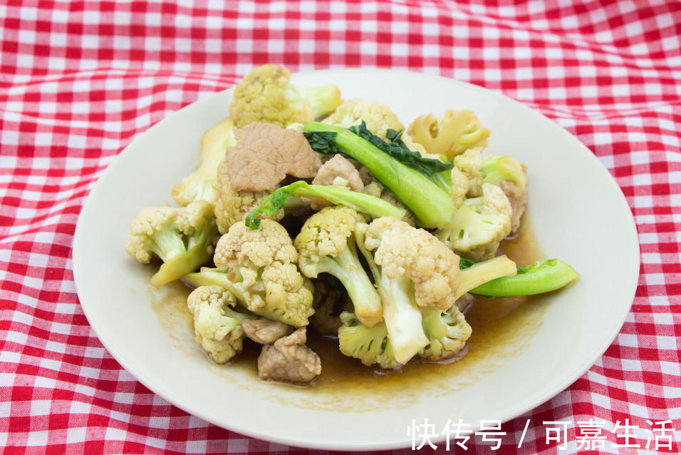 香香|炒花菜,直接炒还是先焯水都错了,教你一招,花菜香脆又入味