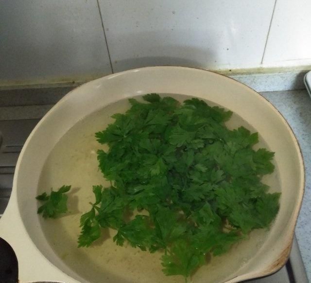 芹菜叶子饼,香软好吃营养,口感丰富,全家人都很喜欢