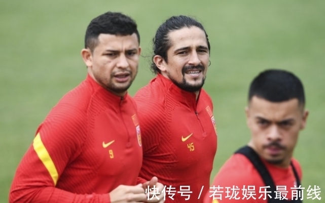 李可|晚上11點！國足最強歸化球員公開表態(tài)，李霄鵬收獲大禮