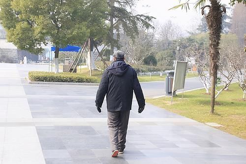 肺癌患者|肺癌发生了脑转移，10年过去，却依然健康，是怎么做到的？