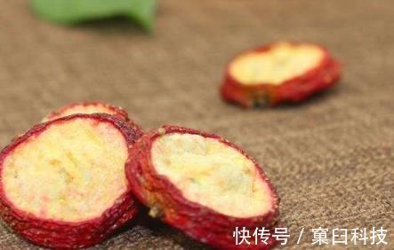 降血脂|山楂和2物一起泡水喝,每天两杯,坚持一个月,赶走湿气一身轻!