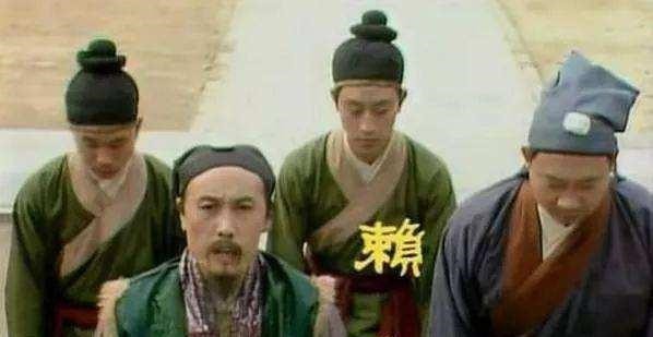 红楼梦@难怪焦大和赖嬷嬷的待遇区别这么大, 你看他们真正的身份是谁!