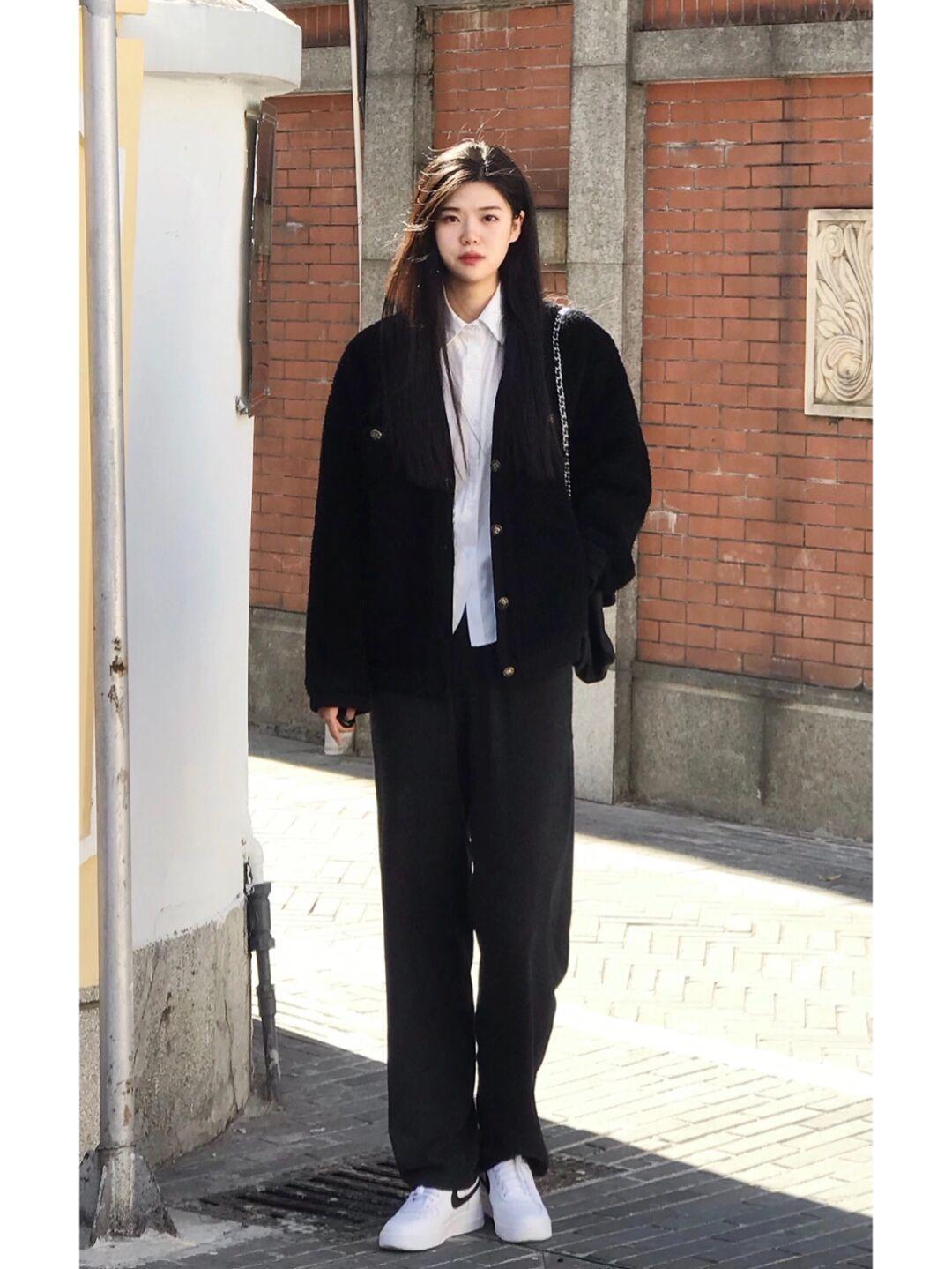 毛衣|圣诞节穿什么?我都为你搭配好了,红色毛衣+格子半身裙,浓浓的氛围感!