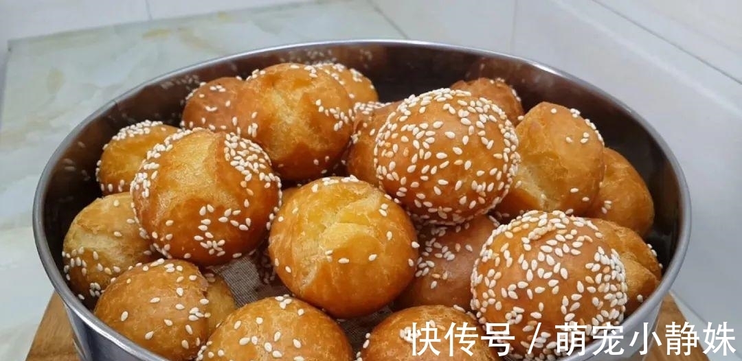 面粉又出新吃法，揉一揉锅里一扔，松软又香甜，比麻团面包都好吃