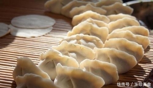 婆婆|妻子包饺子用了这个东西，婆婆火冒三丈，结果出锅以后吃得最多！