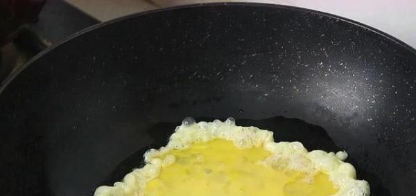 鸡蛋|一根黄瓜,三个鸡蛋,教你一个百吃不厌的做法,比大鱼大肉都好吃