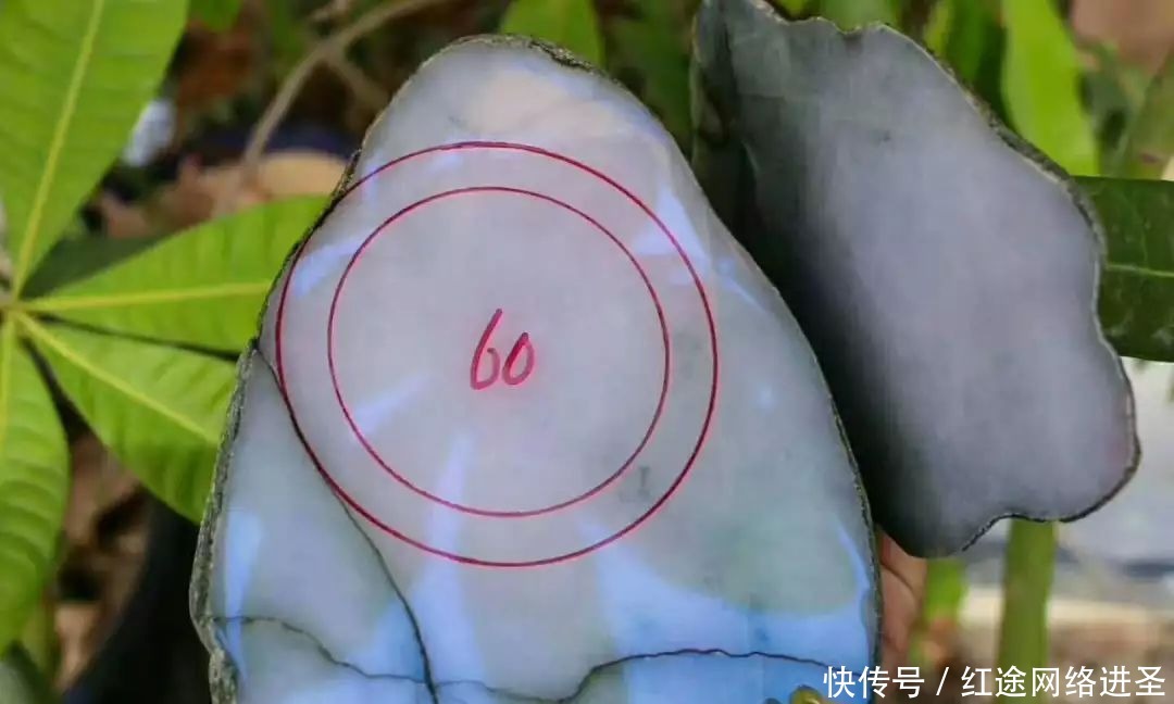 糯冰|好运爆棚!600元买的翡翠原石切开价值直升六位数!