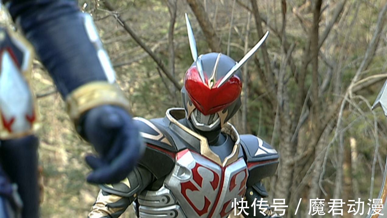 相川|假面骑士剑:飞蛾不死兽狂妄挑战“卡利斯”,实力不错可惜没脑子
