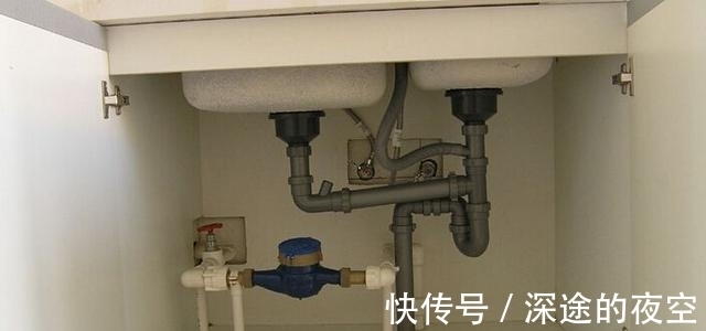 外国人|为什么中国人用地排水，而外国人用墙排水？今天可算知道了