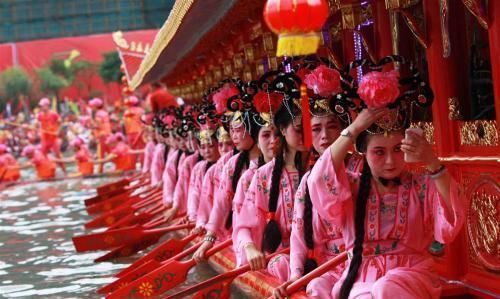 官府!皇帝让范仲淹赈灾,他却用赈灾款来修官府抬米价,事后才知真高明