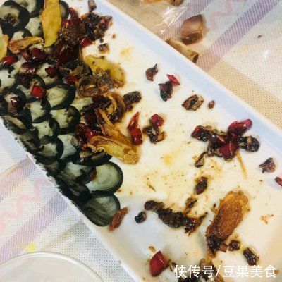 小米辣|三步搞定香酥葱香鲳鱼我家吃了十年，竟然还没吃腻