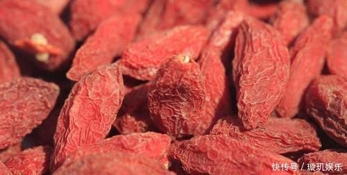 蒲公英和它是“搭档”,坚持泡水喝,肝脏“干净”了,人也年轻了