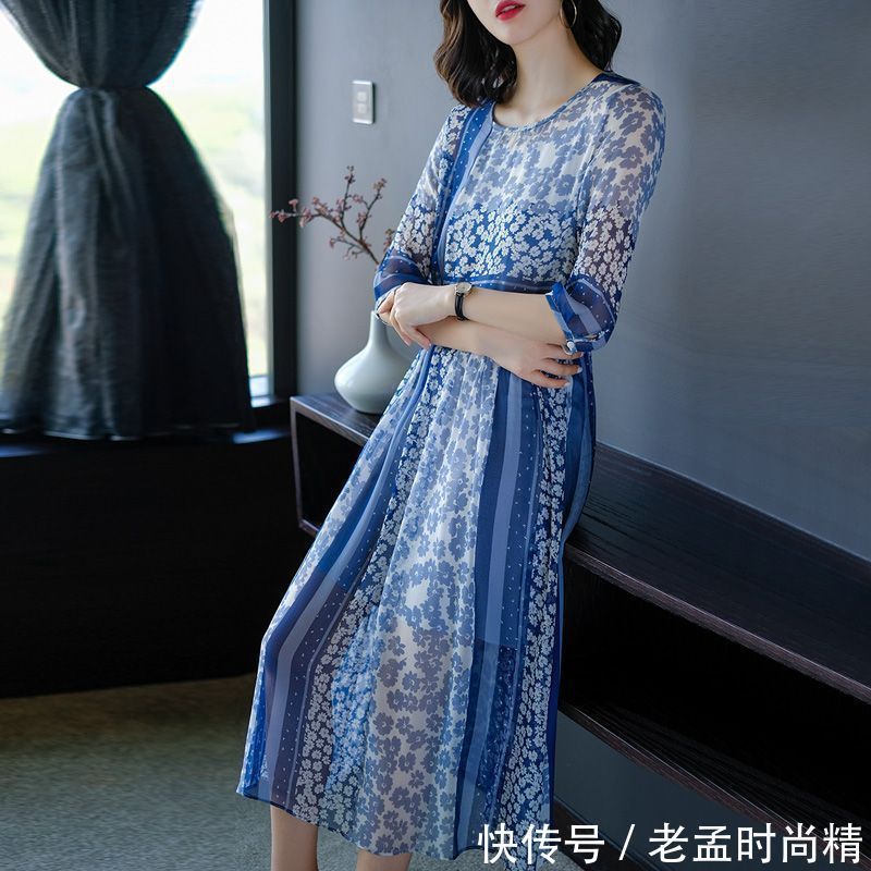 高雅灰 如此漂亮的”高雅灰“高级裙,确实有点贵,但特别受60后爱戴