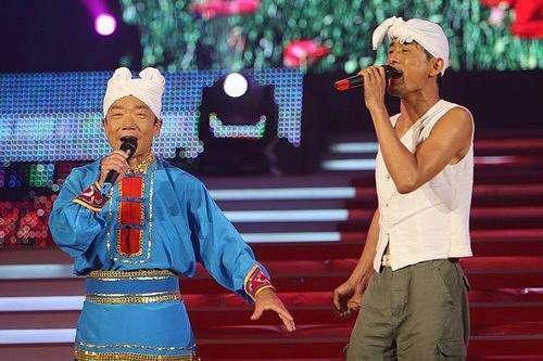 89歲郭蘭英的愛徒，從年入千萬到人人唾罵，放羊娃阿寶做了什么