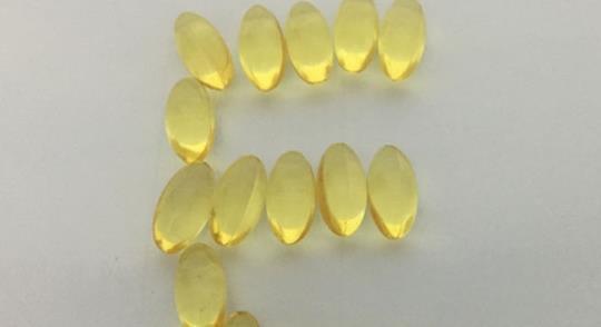 色斑处|老年斑越长越多?教你祛斑方法,任意学会一种,老年斑会慢慢消失