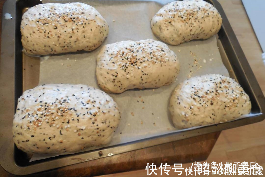 比馒头简单,比包子好吃,我家隔三差五做一次,一出锅就抢光!