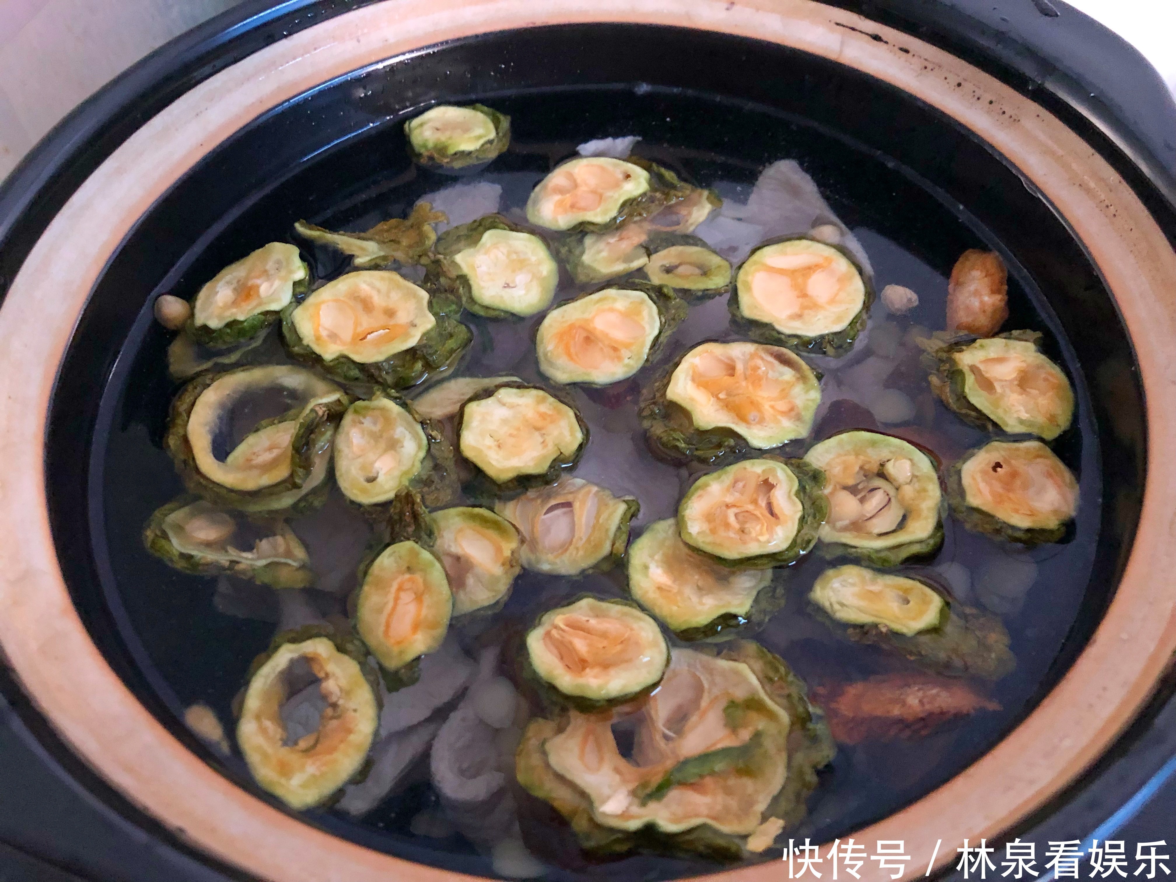 冬天,我家隔三差五做这汤,清热去火又滋补,家人超爱喝