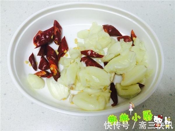 想让豆角茄子炒起来好吃,最关键的一步不能少,吃过就会爱上