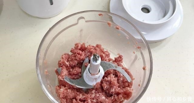 入绞肉机|这样一来,皮肤又软又韧,馅料又新鲜又香