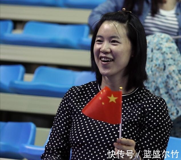 国乒|王楠有心了!国乒凯旋,一处细节彰显“大姐大”粗中有细风采!