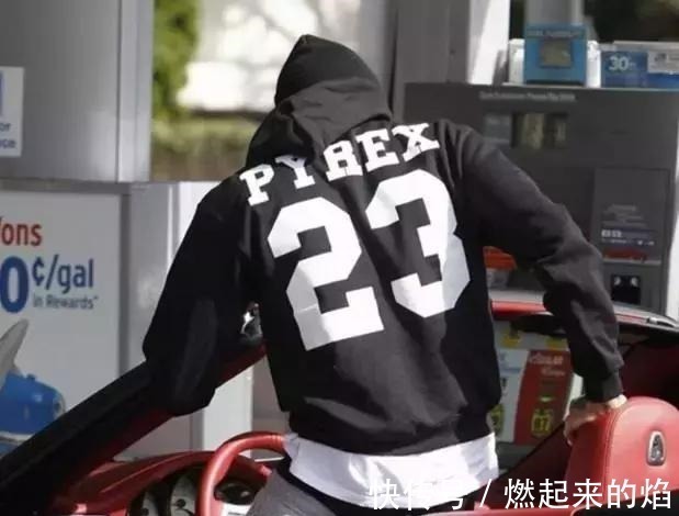 fendi 最受瞩目的五位球鞋设计师随便玩玩就成了鞋坛大神!