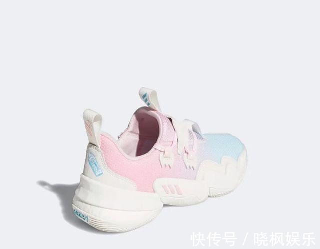 国产品牌 阿迪签名鞋首发“棉花糖”配色,耐克阿迪也开始抄袭国产品牌了!