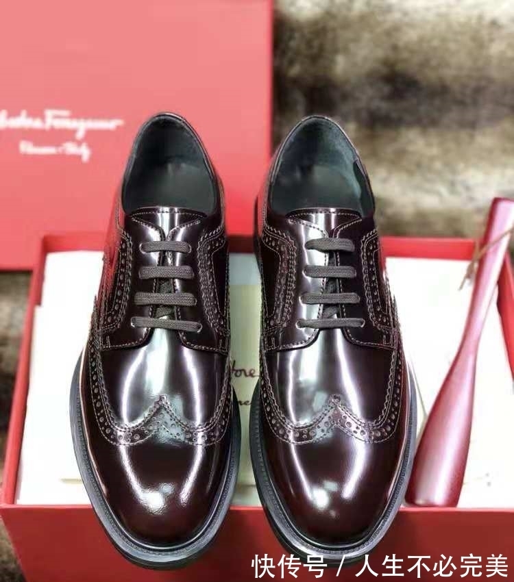 年龄段|鞋子的搭配:针对不同年龄段,该如何决断,这款辱华退出中国市场