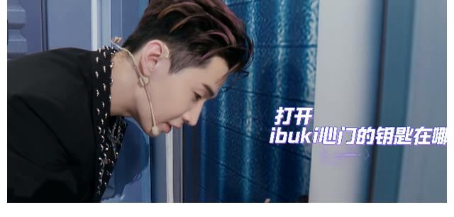 大華|韓庚主動(dòng)放棄尼爾森，王一博如愿以?xún)敚瑒椚A卻被連續(xù)挖墻腳