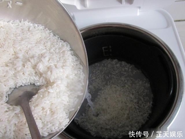 母女俩午餐这样吃,营养好吃清爽不长胖,网友不奢侈不浪费真好