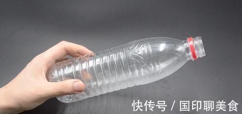 改造|你家有废旧的塑料瓶吗？简单一改造放在厨房，一年能省下不少钱