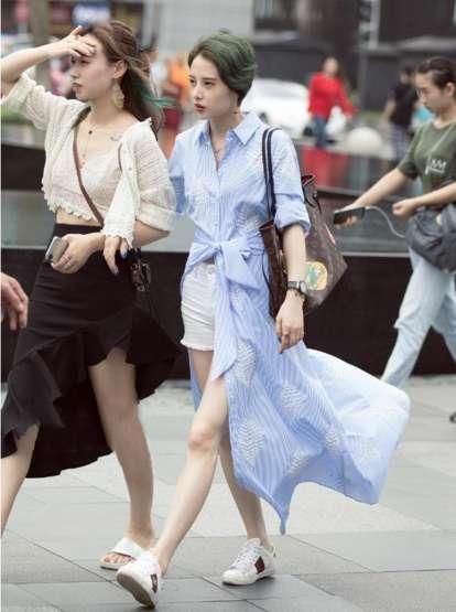 小姐姐|街拍时尚吊带装美女16位靓丽小姐姐笑容甜美身姿高挑太吸引人