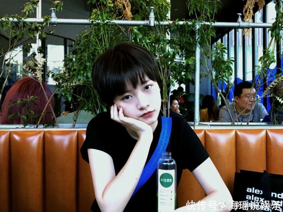 19秋冬最撩人的气质短发,还得在00后身上找!