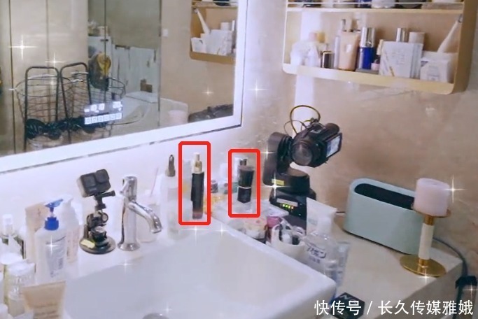 pol她给粉丝推荐几十块钱的平价产品,浴室里用的却是万元面霜?