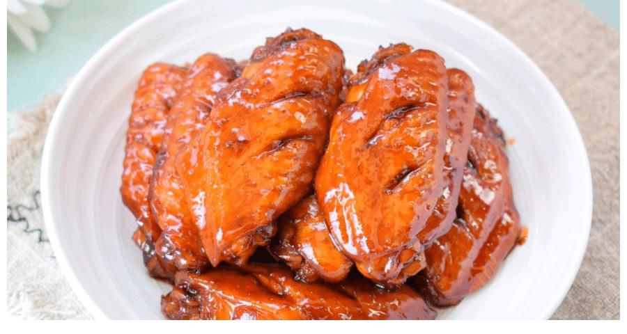 鸡肉|一道经典的红烧鸡翅，到底怎么做成的，一起看一下