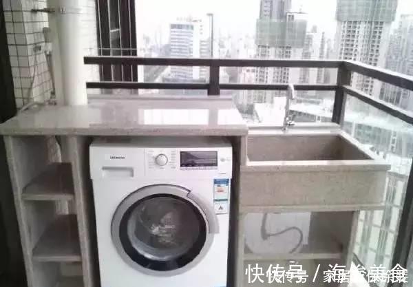 卫生间|别蹲在卫生间洗衣服了，多累呀，在阳台做个池子很好用！