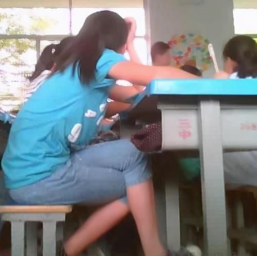 做法|女儿如果喜欢偷偷“夹腿”,妈妈的做法很关键,会影响女儿的一生