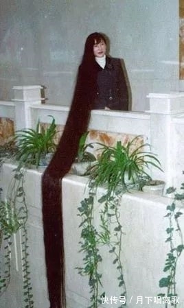 奇趣|精选一组奇趣图片;世界上最长的头发、显微镜下的睫毛及舌头