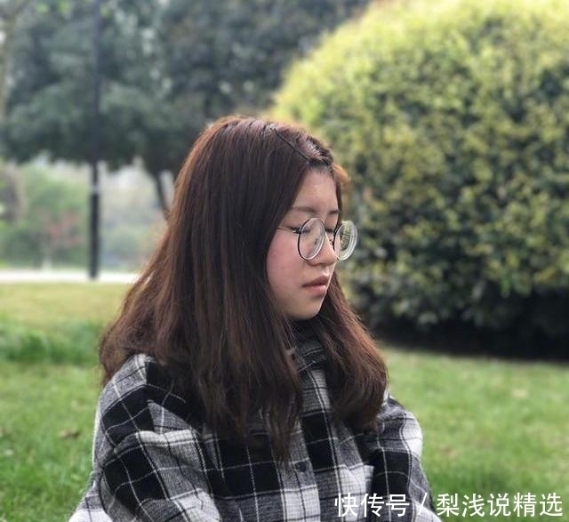 这些女孩不靠妆容和整形,“动一动手指”就能美若天仙