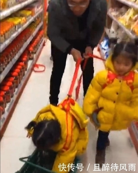 阿姨|老爸带着4胞胎女儿逛超市,乱成了一锅粥,超市阿姨都笑了