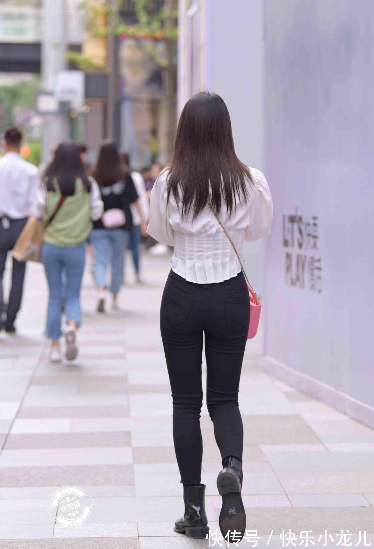 时尚 打底裤助你站在前沿时尚元素,展示年轻女孩的时尚表情,清新休闲
