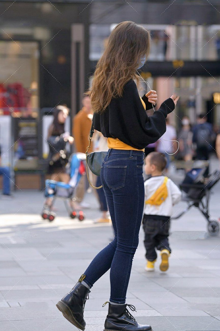 茫茫人海|茫茫人海一眼就发现了她,舒服显气质