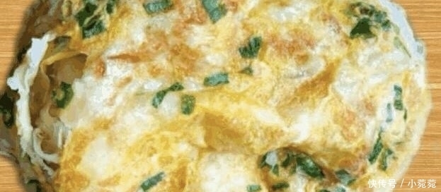 早餐|早餐不用愁,一碗面粉,筷子搅一搅,蛋香酥软,三天两头做一次!