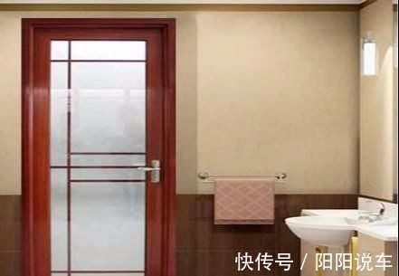木门|一旦发现工人这样给你装卫生间门,马上喊停,不然后悔的就是你!