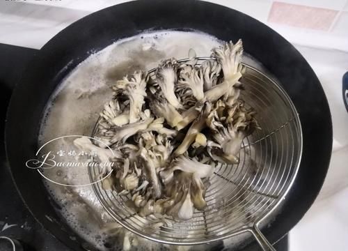 需要的食材，感觉吃饭可香了，往锅里一倒，保准你两天不吃就喊馋