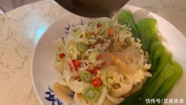 简单易学家常油泼面