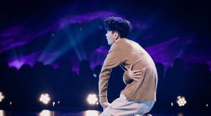 王一博“老师”翻车，参加当红选秀节目，屁股还没坐热就被淘汰